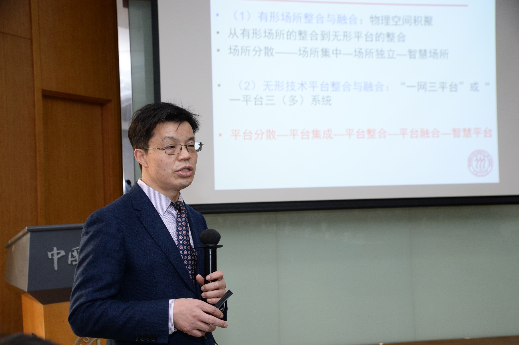 免费色情片