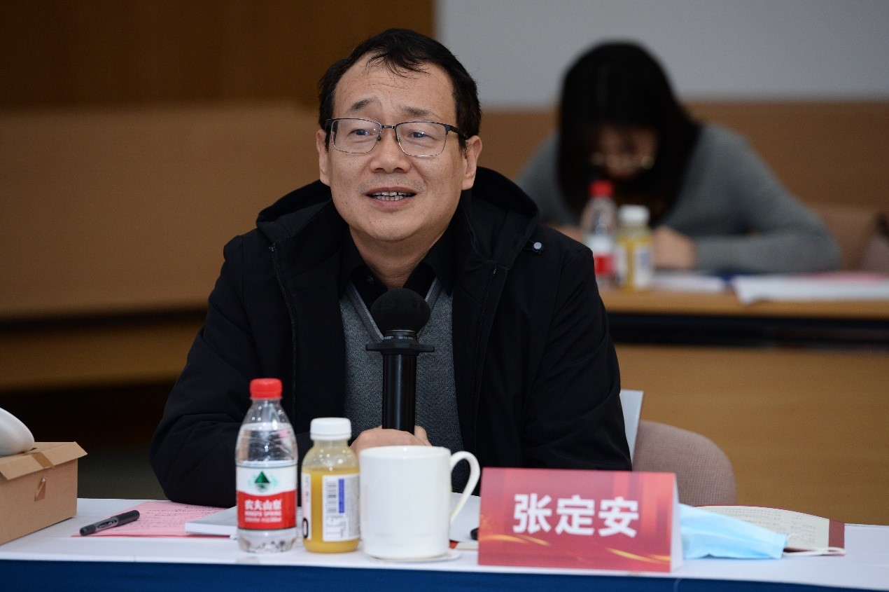 免费色情片