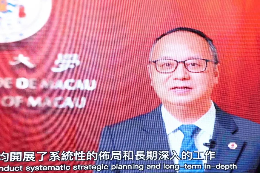 免费色情片