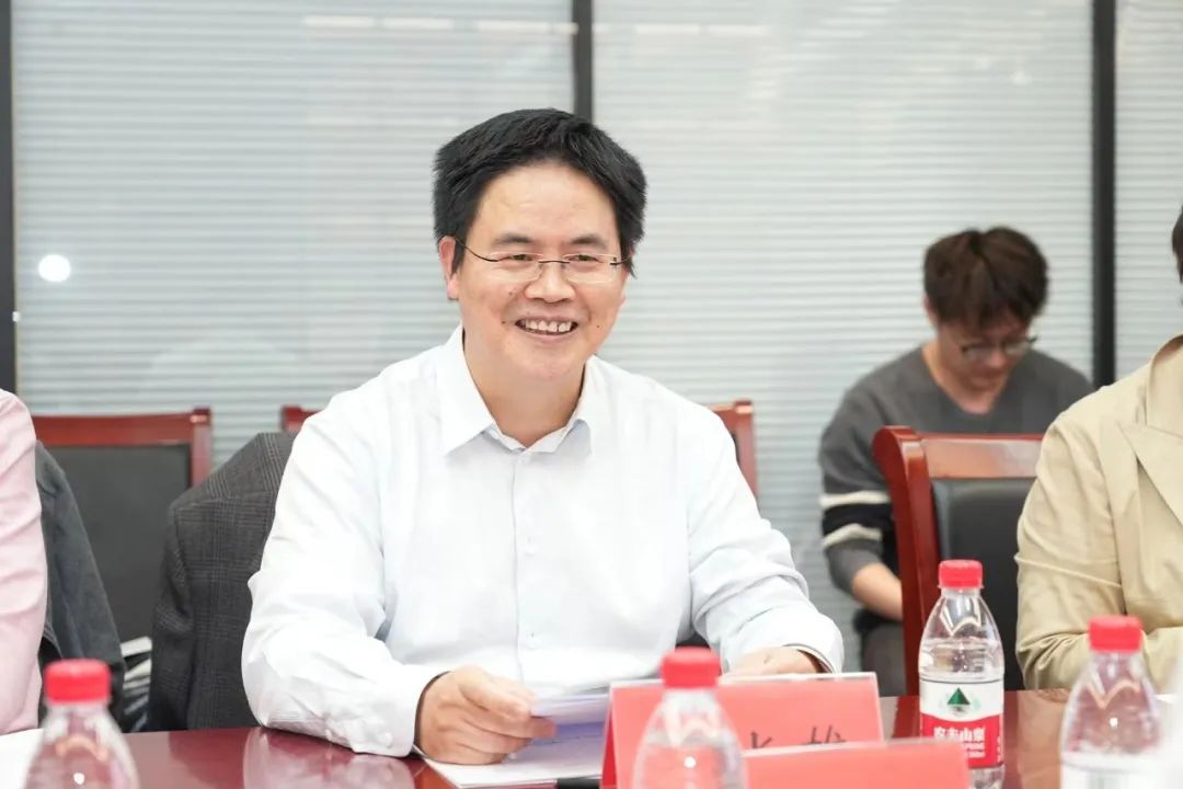 免费色情片