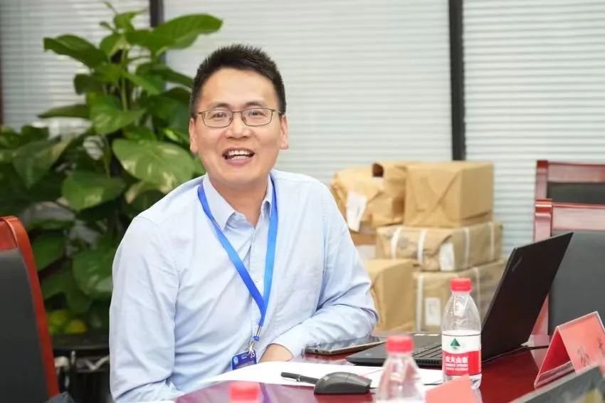 免费色情片