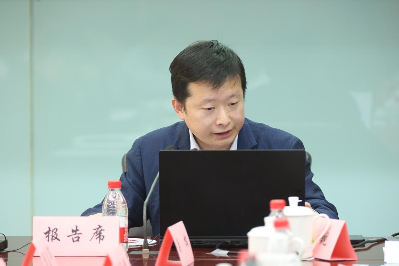 免费色情片