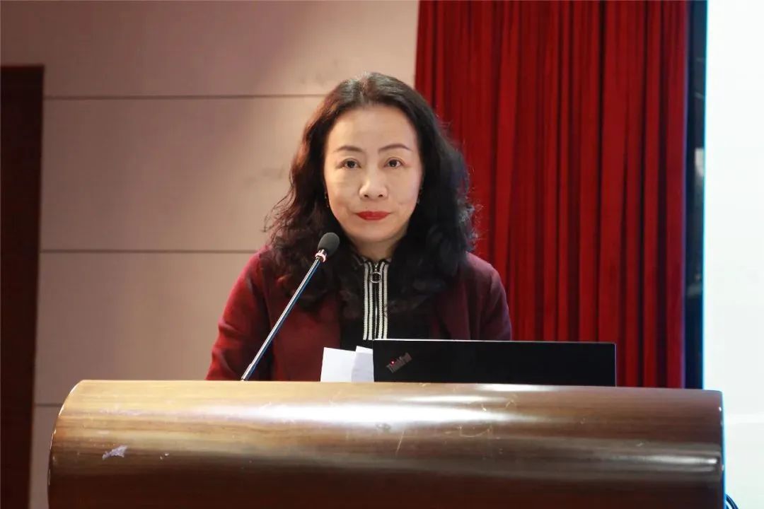 免费色情片