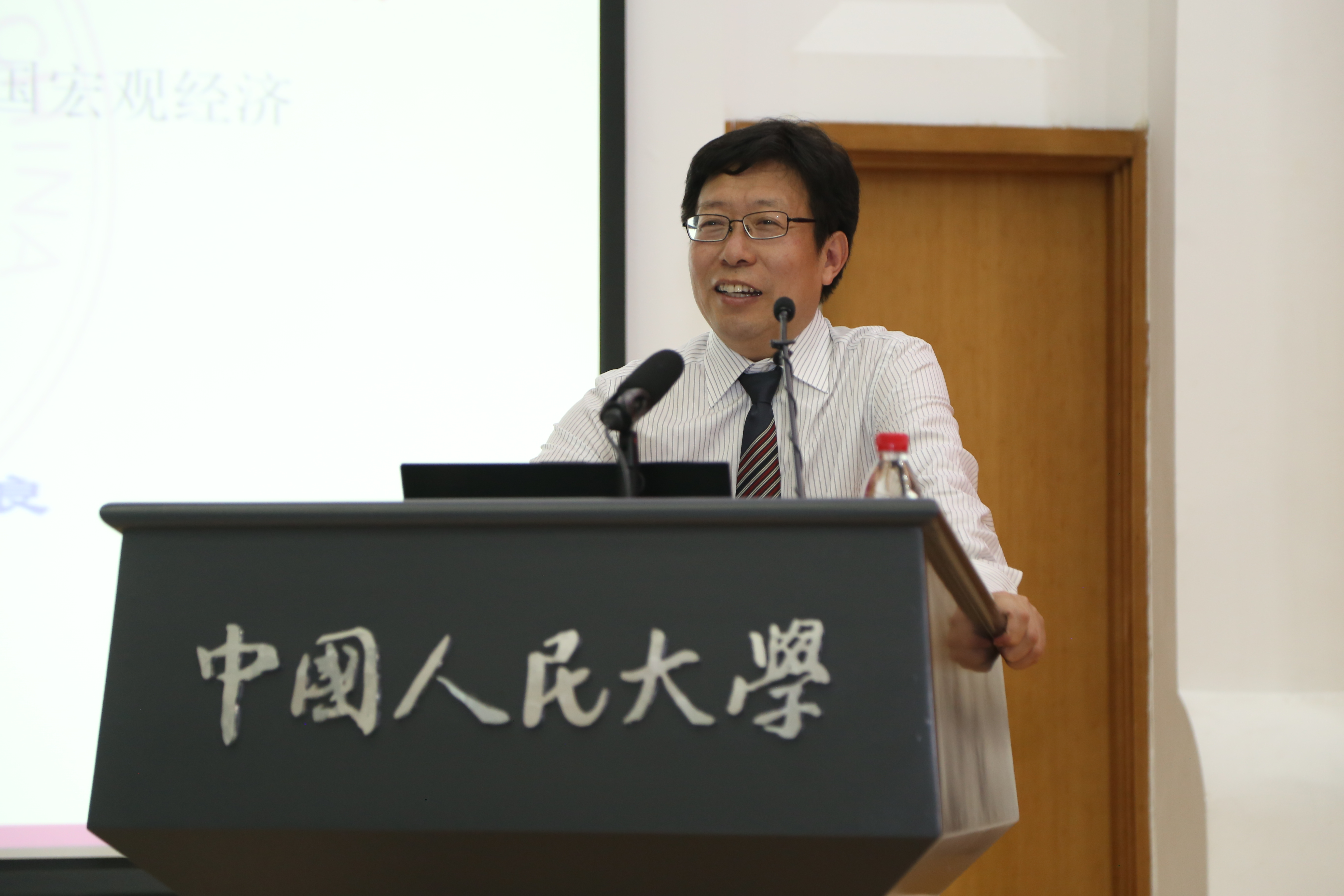 免费色情片