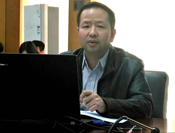免费色情片