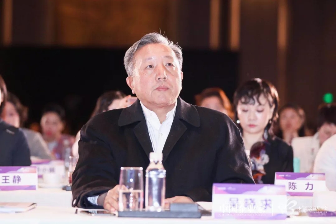 免费色情片