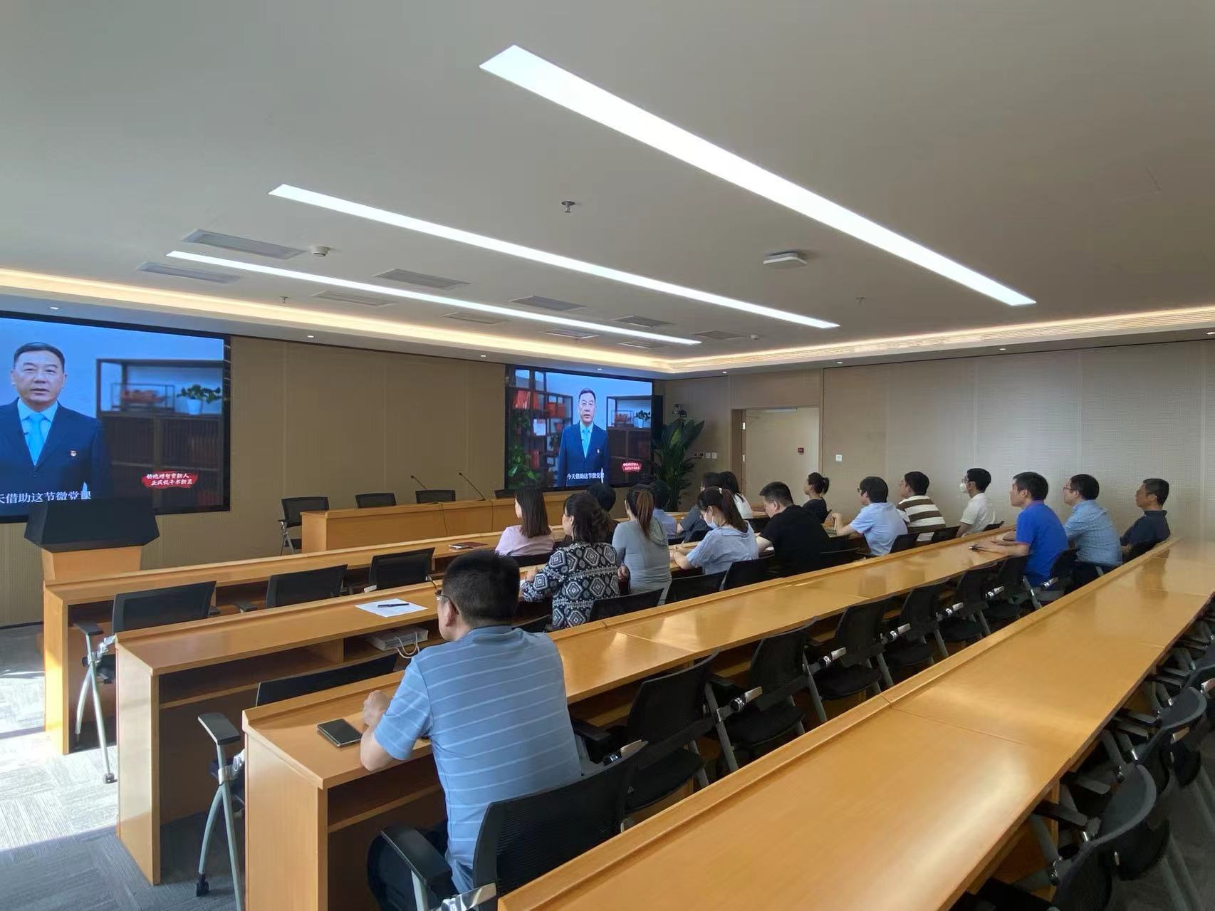 6.20230614 免费色情片
党支部集体学习第一期高校党组织示范微党课.jpg