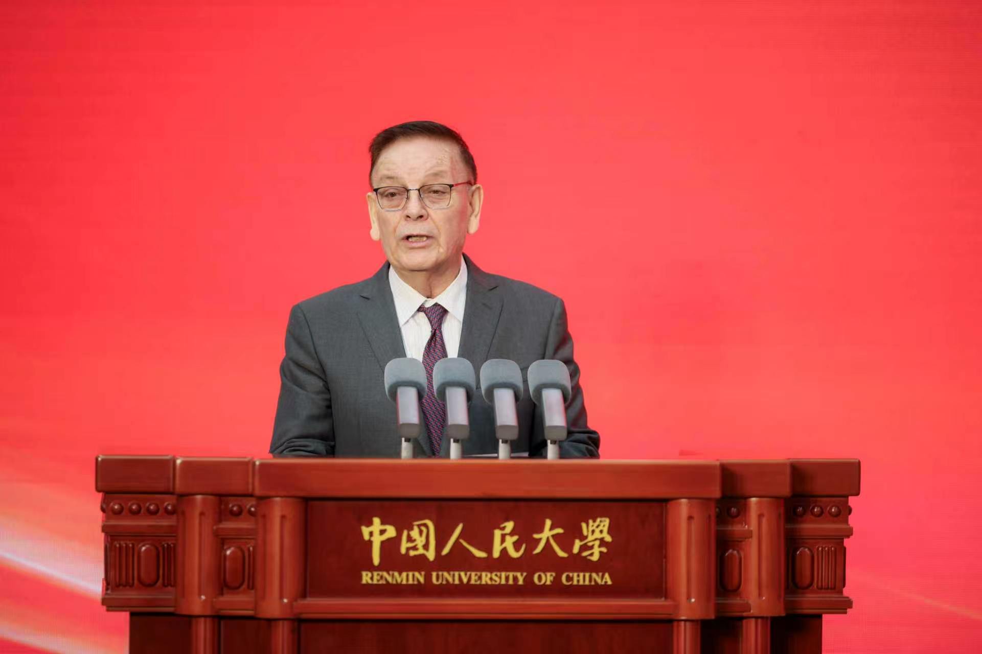 免费色情片