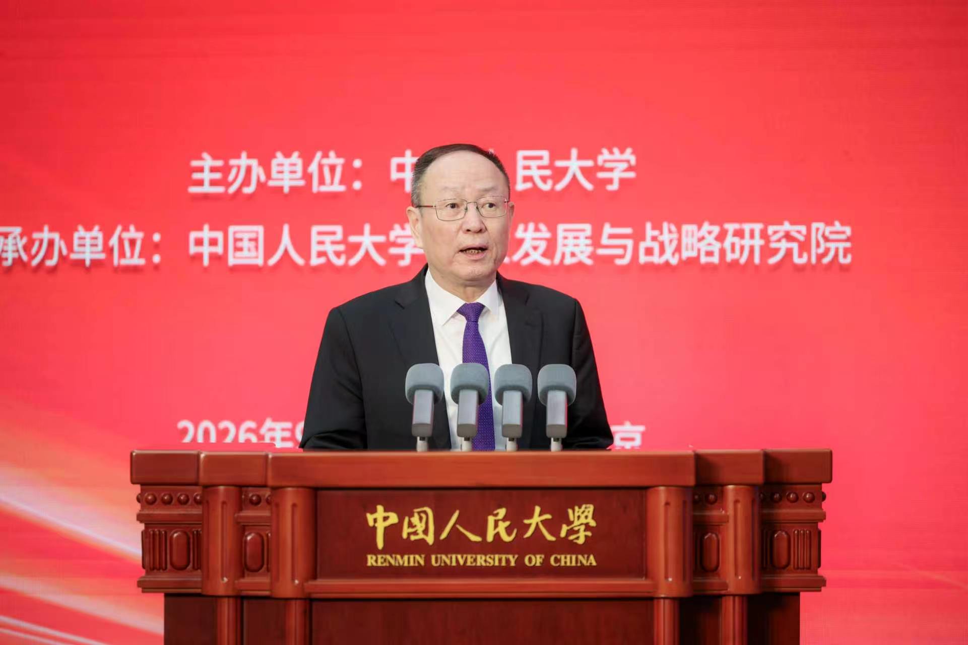 免费色情片