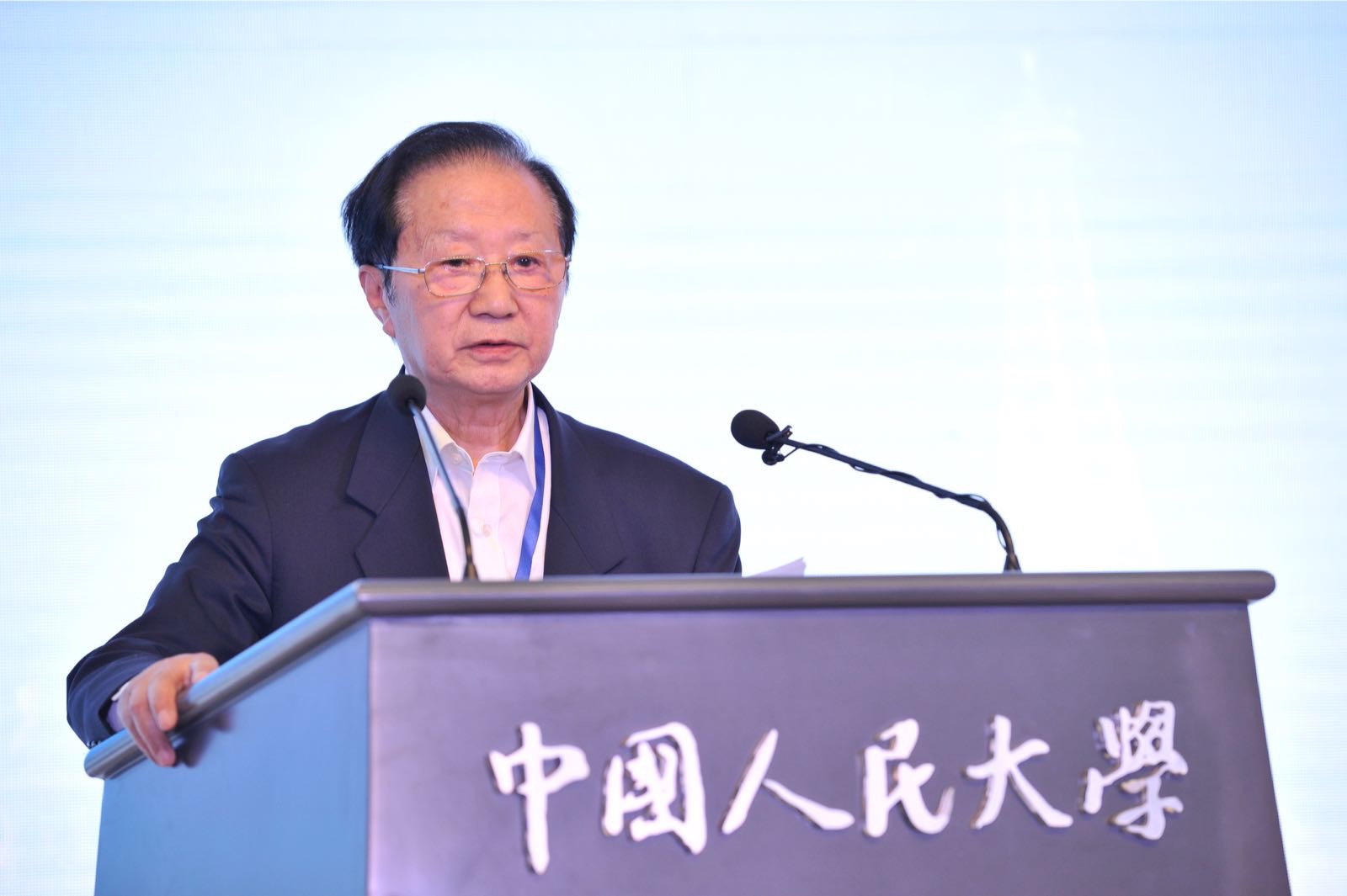 免费色情片