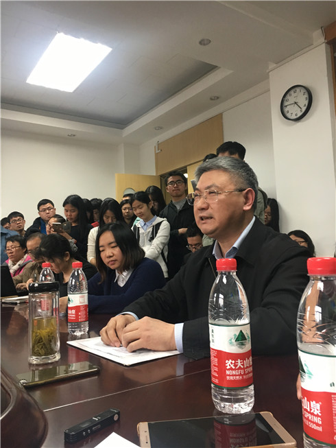 免费色情片