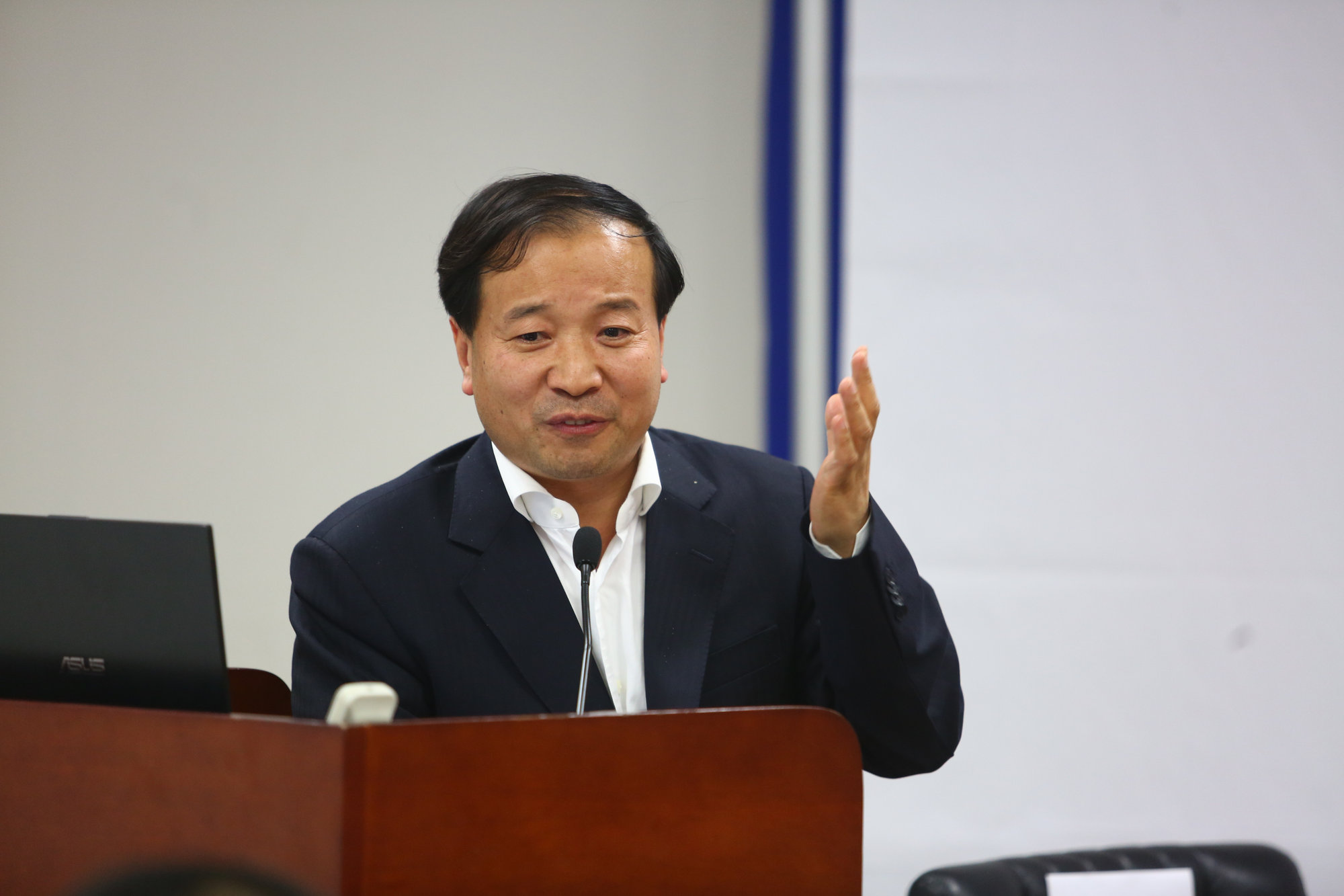 免费色情片