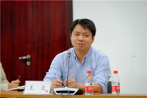 免费色情片