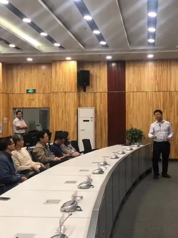 免费色情片
