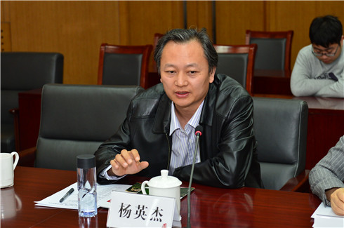 免费色情片