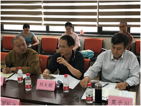 免费色情片