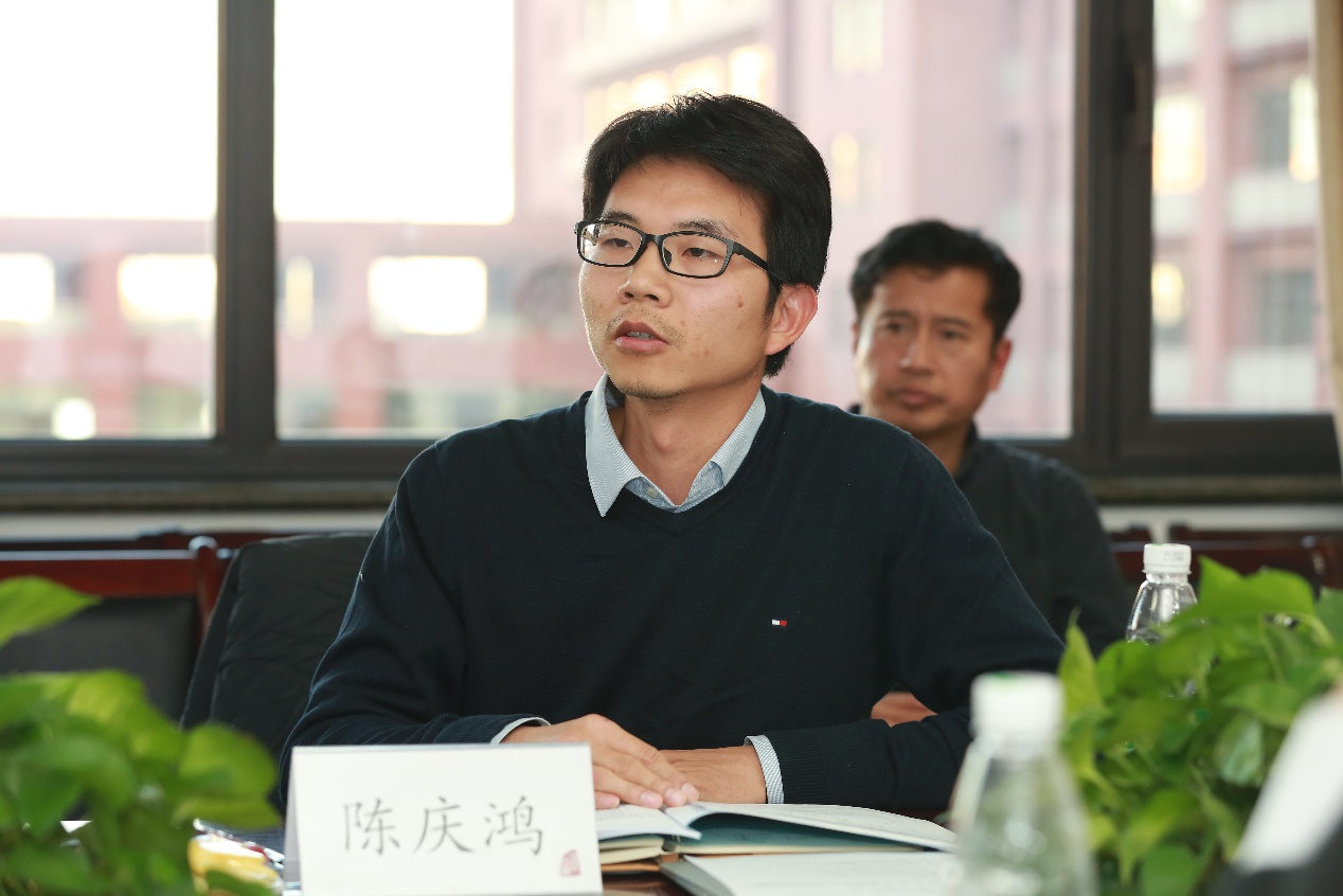 免费色情片