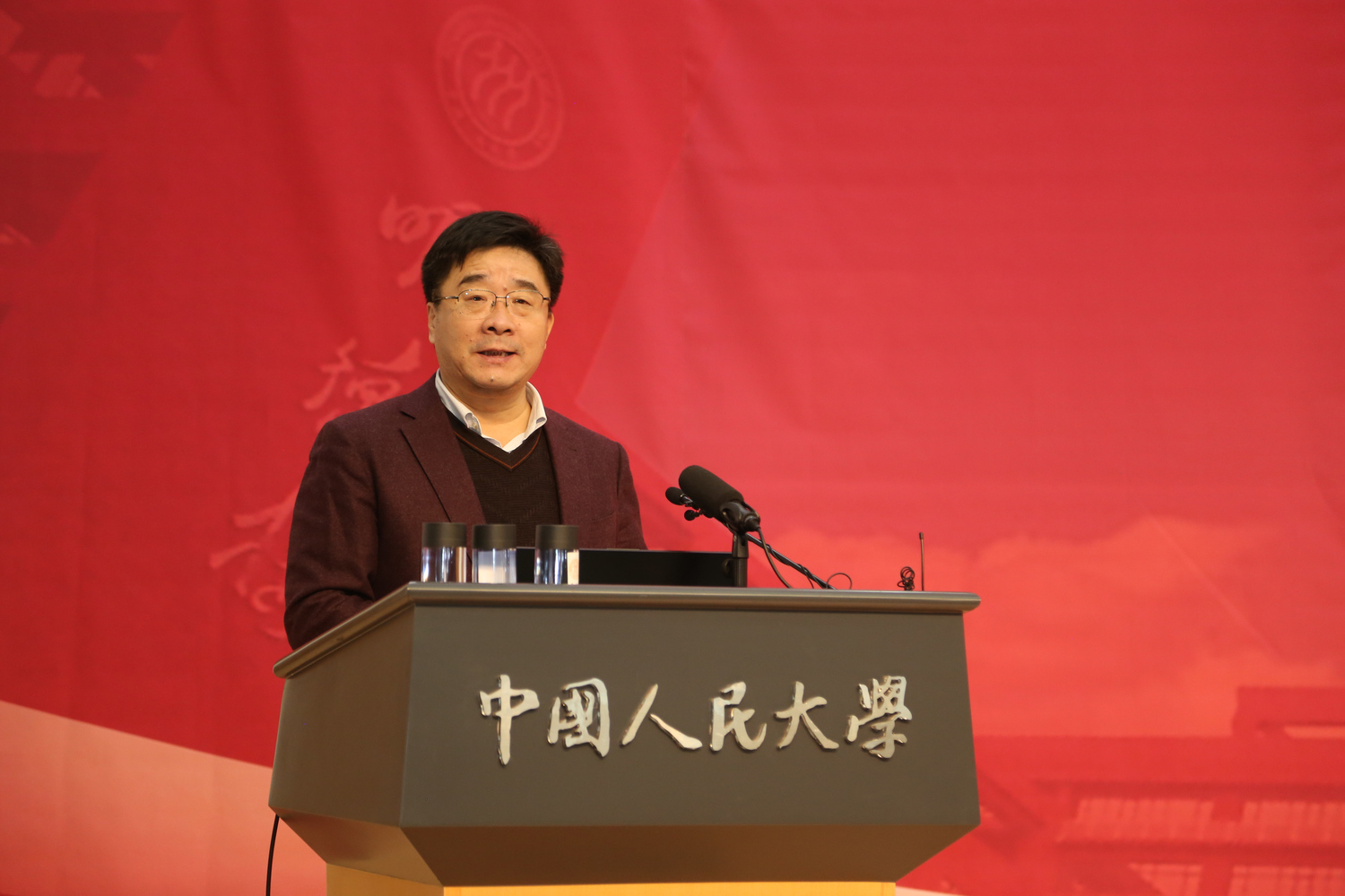 免费色情片