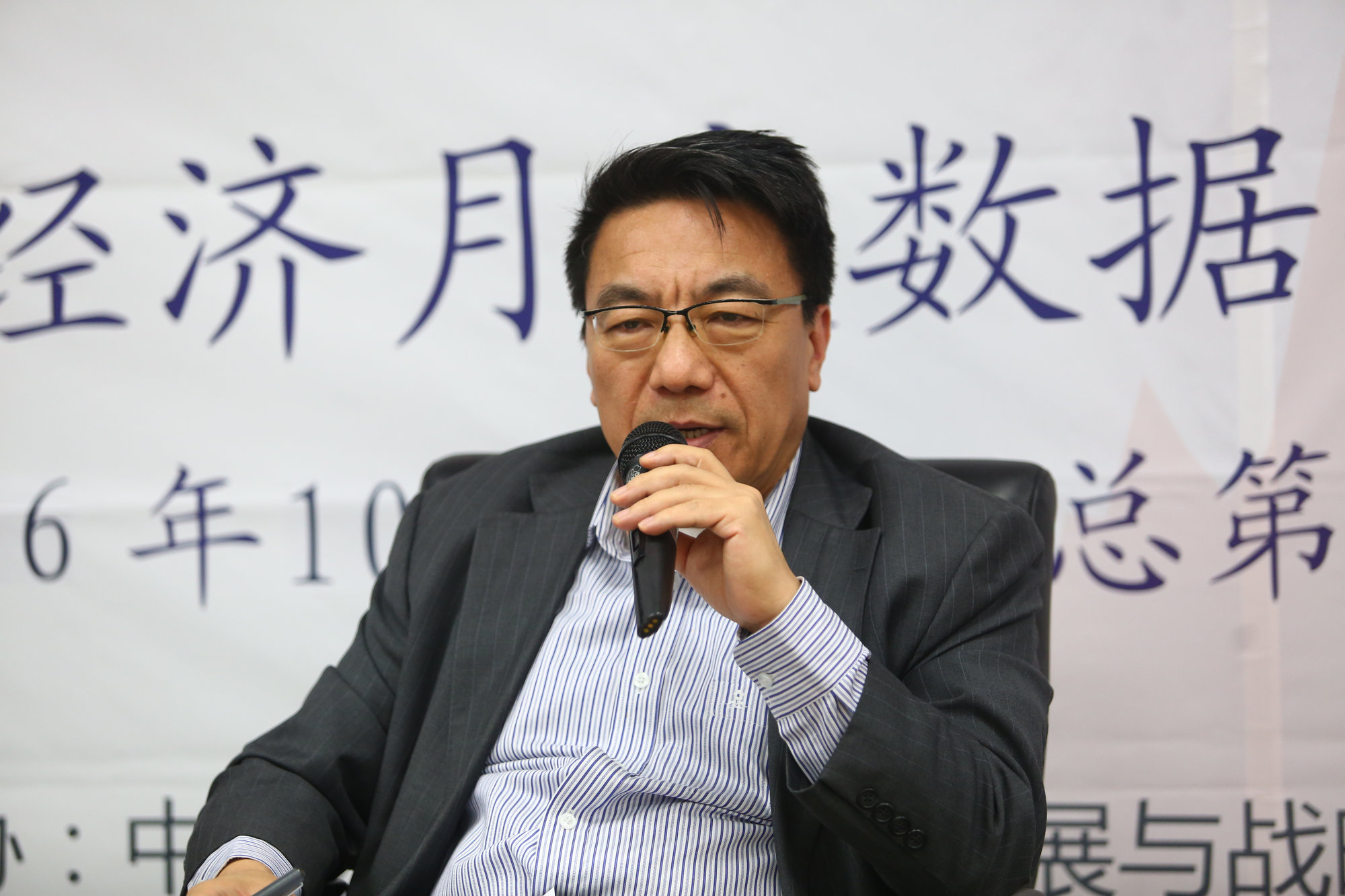 免费色情片