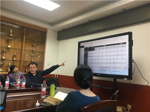 免费色情片