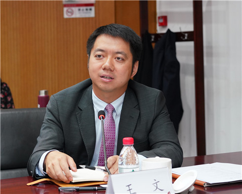 免费色情片